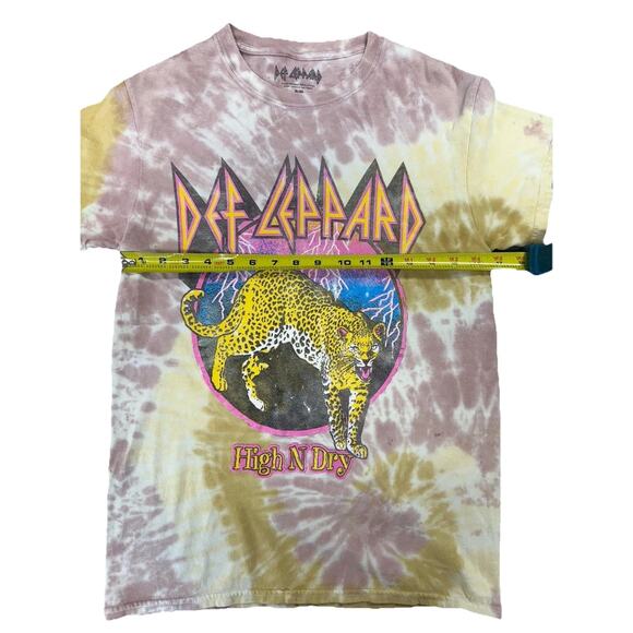 Def Leopard High N Dry Tie Dye Women’s S/P Rock Band Tee Leopard Graphic Shirt - Picture 5 of 6